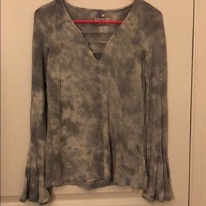 long sleeve shirt with cut v in the front